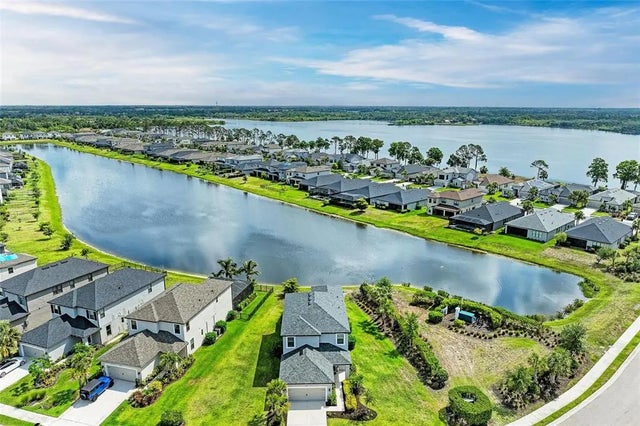 5583 Summit Glen, BRADENTON