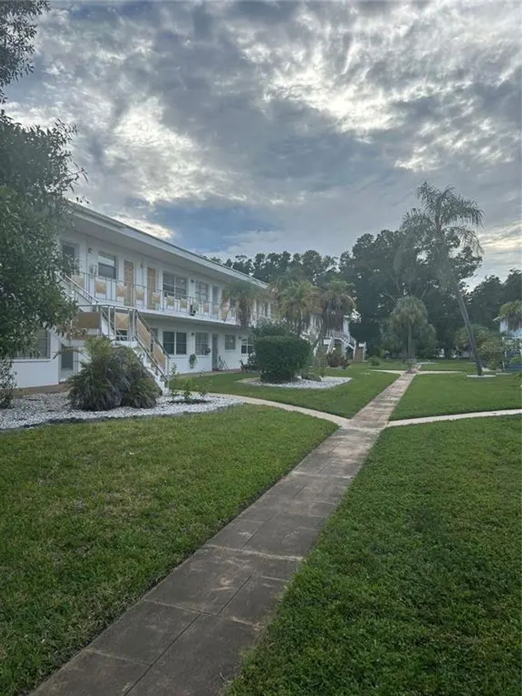 5940 21st Street N 11, ST. PETERSBURG