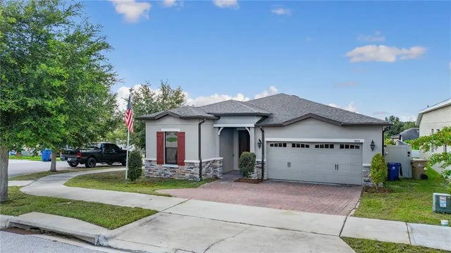 9195 Chandler Drive, GROVELAND