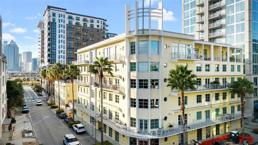 1212 E Whiting Street 402, TAMPA