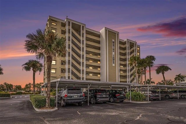 2530 Gary Circle 802, DUNEDIN