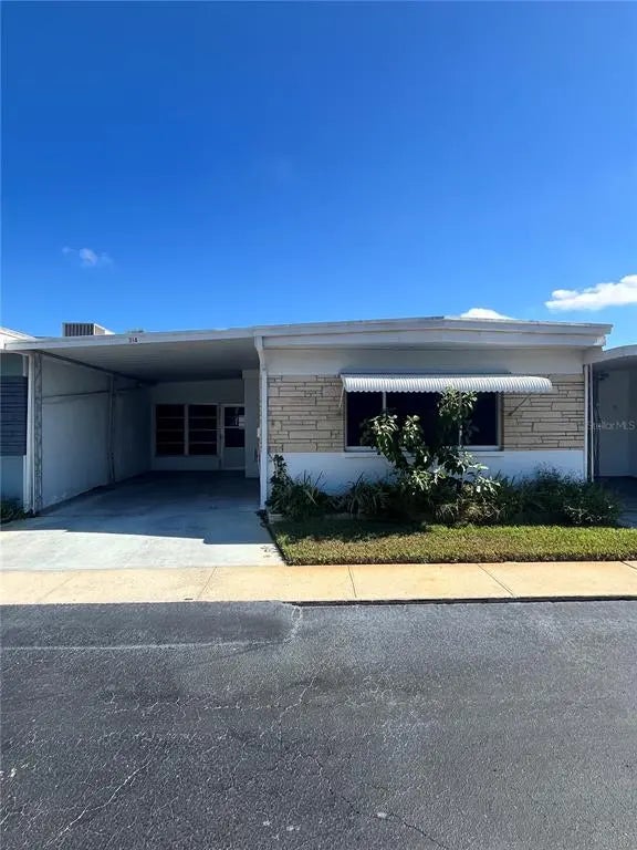 250 Nw Rosery Road 314, LARGO