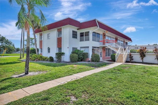 3460 32nd Avenue N 201, ST PETERSBURG
