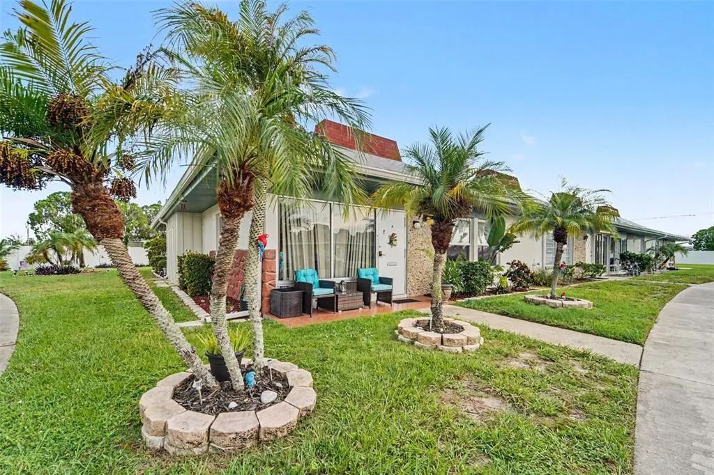 4333 Tahitian Gardens Circle A, HOLIDAY