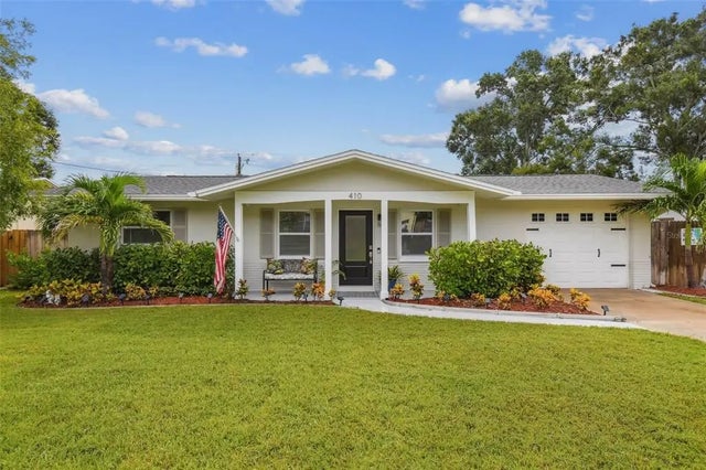 410 Cork Street, LARGO