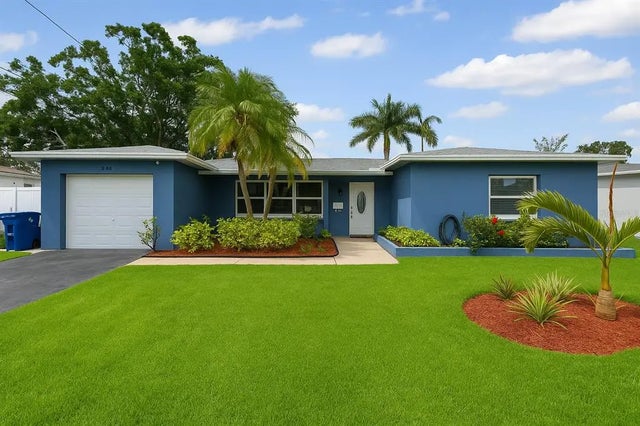 2461 61st Lane N, ST PETERSBURG