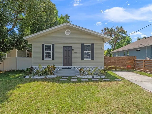 1009 E Curtis Street, TAMPA