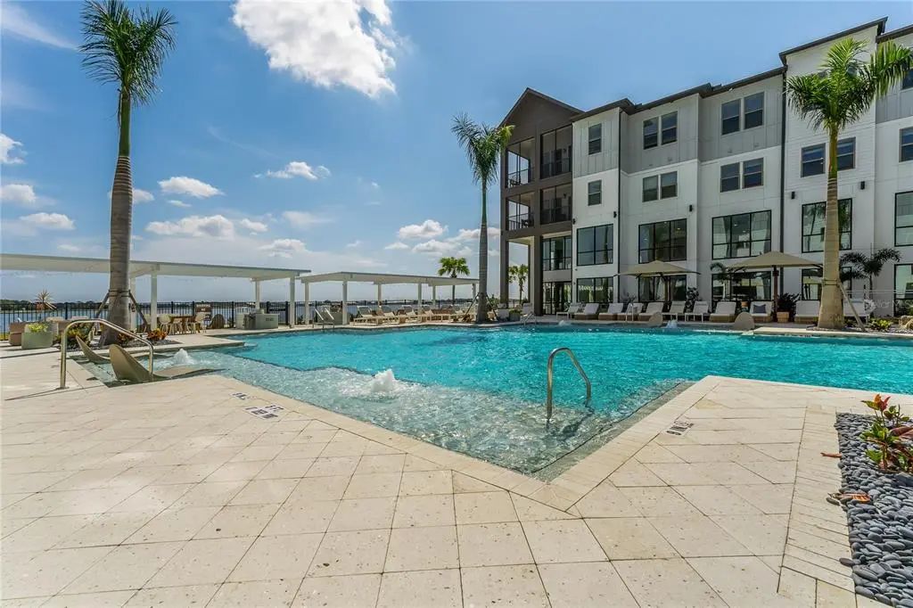 1420 Lakefront Drive 6413, SARASOTA