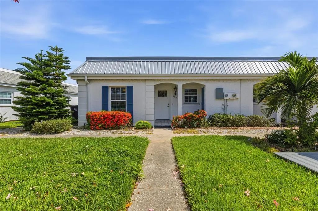 9821 Hernando Court, BRADENTON
