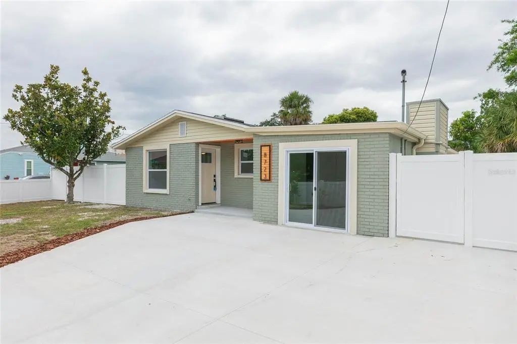 8723 N River Forest Circle, TAMPA