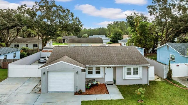 1352 Foxwood Drive, LUTZ