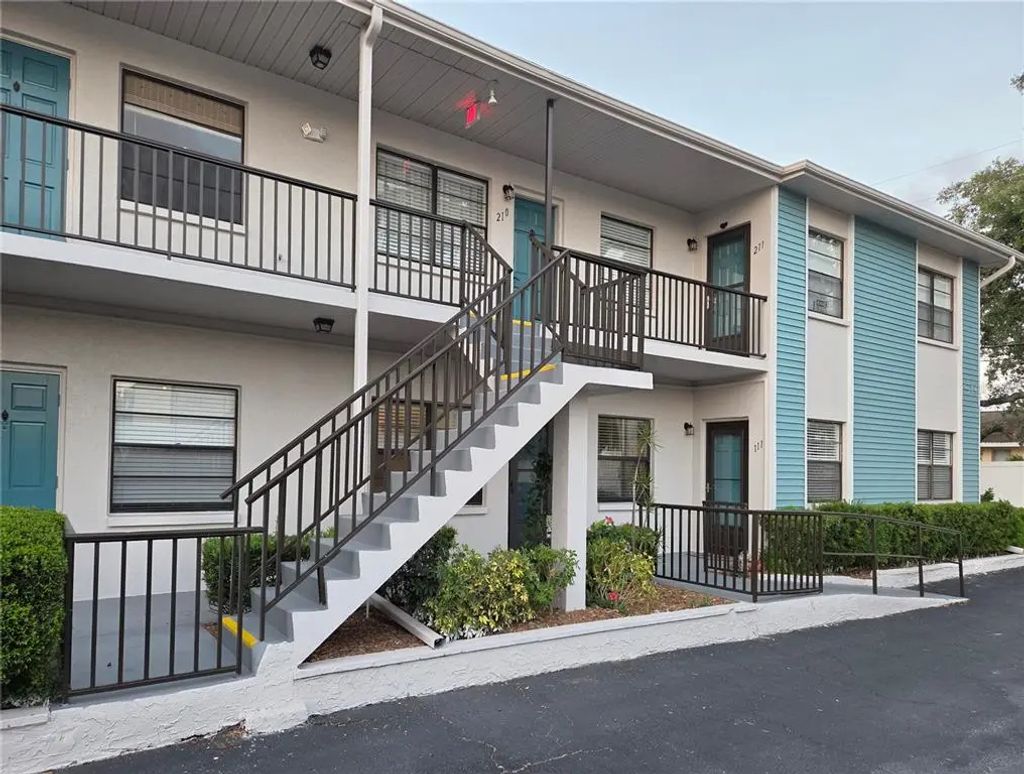 5925 Terrace Park Drive N 111, ST. PETERSBURG