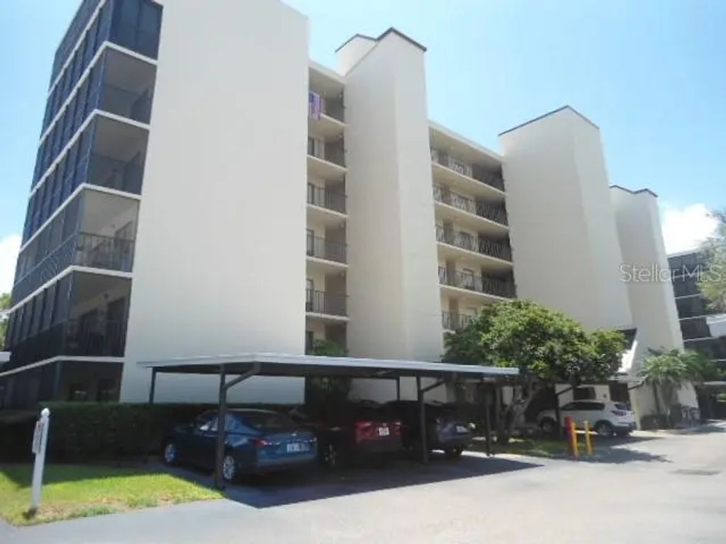 2700 Cove Cay Drive 5d, CLEARWATER