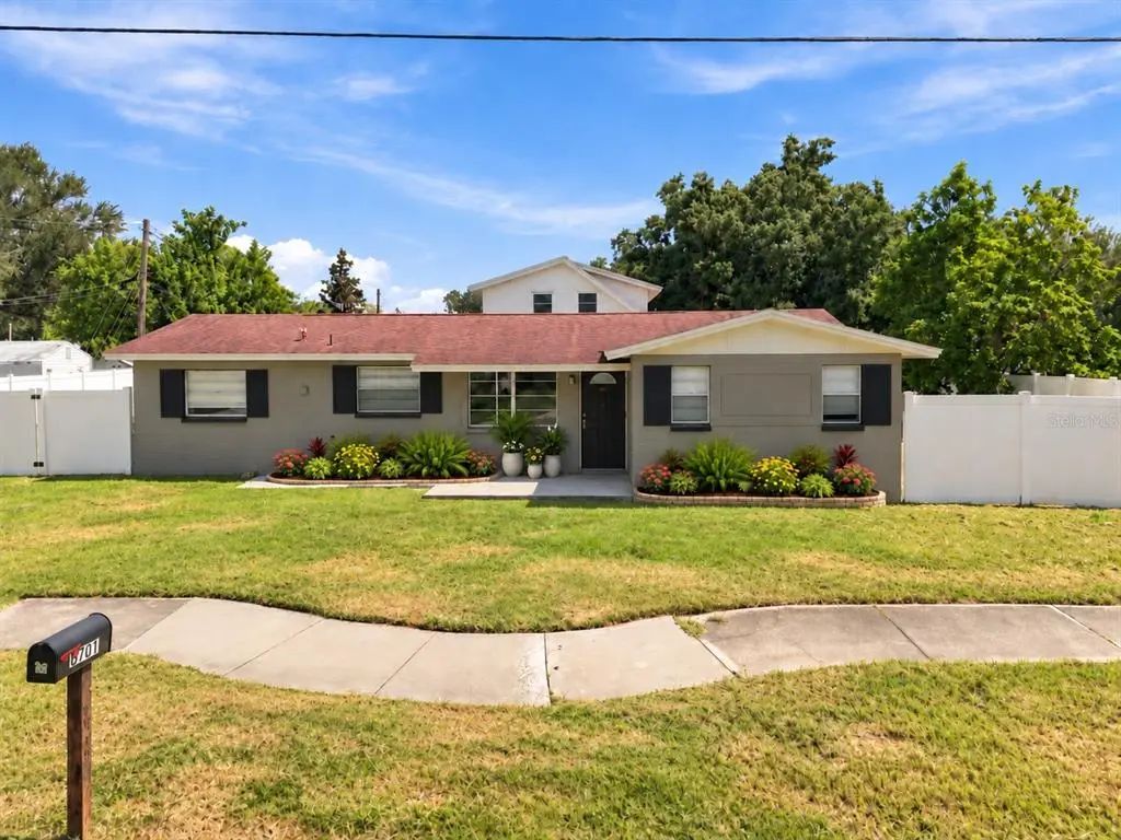 8701 94th Street, SEMINOLE