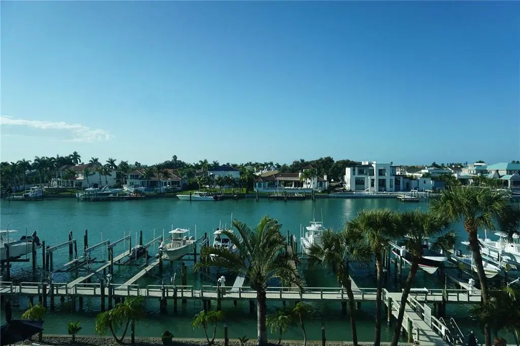 534 Pinellas Bayway S 204, TIERRA VERDE
