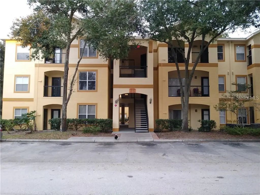 5620 Pinnacle Heights Circle 305, TAMPA