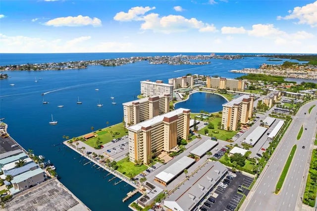 4550 Cove Circle 501, ST PETERSBURG