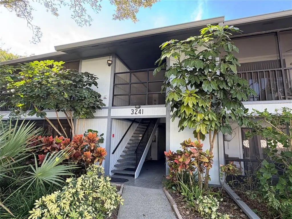 3241 Fox Chase Circle N 204, PALM HARBOR