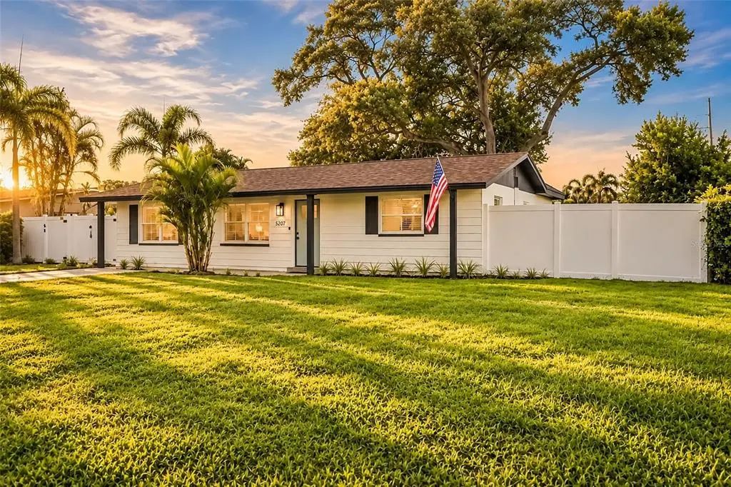 5207 56th Avenue N, ST. PETERSBURG