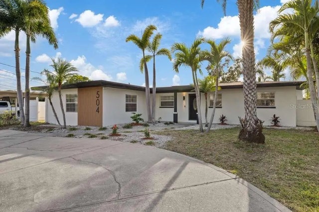 504 Driftwood Drive E, PALM HARBOR