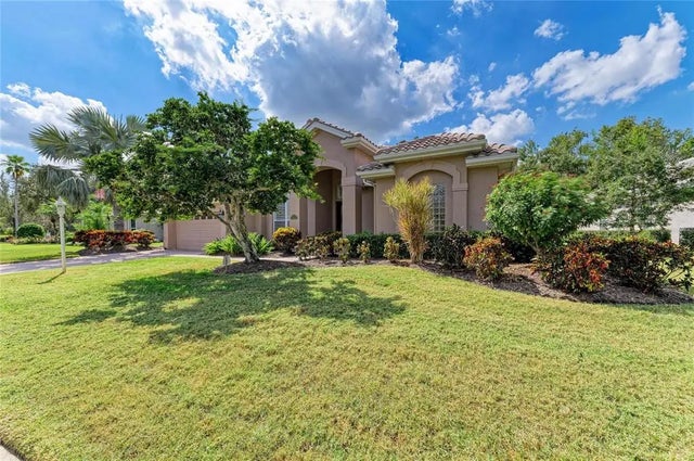 8122 Waterview Boulevard, LAKEWOOD RANCH