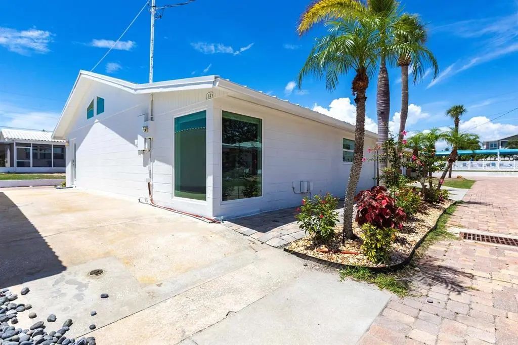 6020 Midnight Pass Road 64, SARASOTA