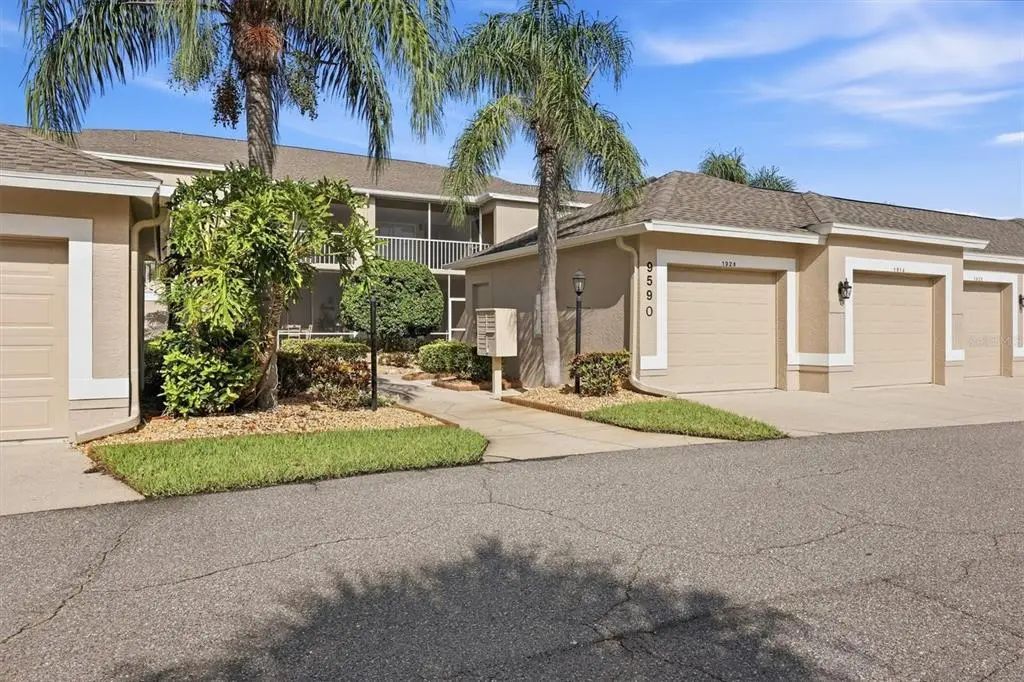 9590 High Gate Drive 1912, SARASOTA