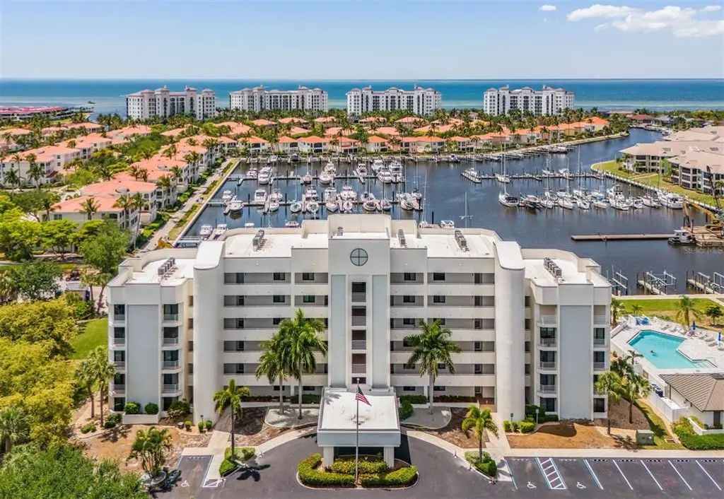 3020 Matecumbe Key Road 106, PUNTA GORDA