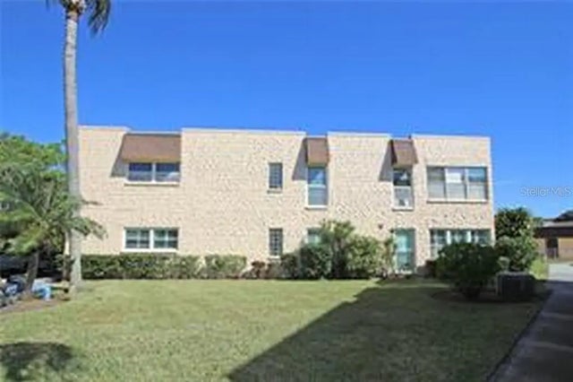 221 Cedarwood Circle 221, SEMINOLE