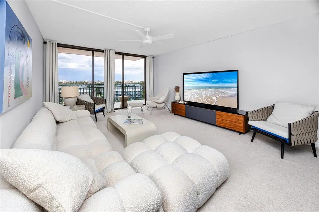 1 Key Capri 606w, TREASURE ISLAND