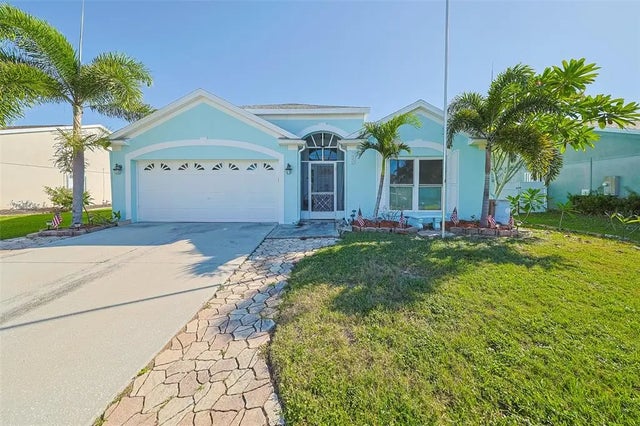 222 Lakeway Lane, APOLLO BEACH