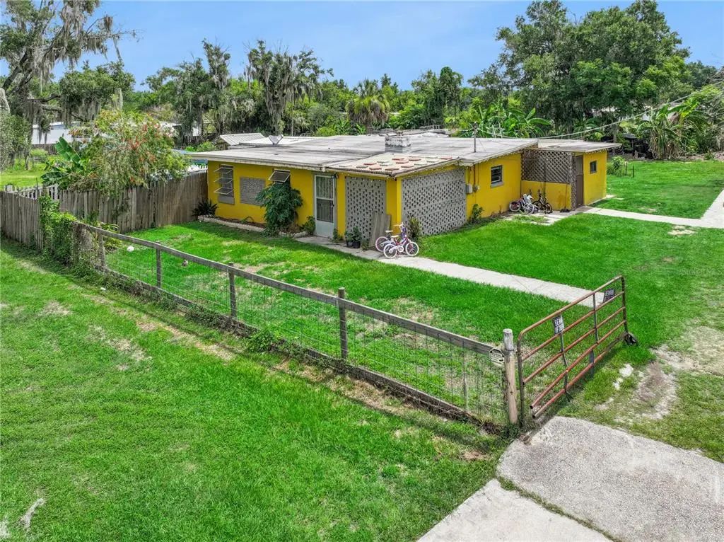 825 Cook Road, MULBERRY