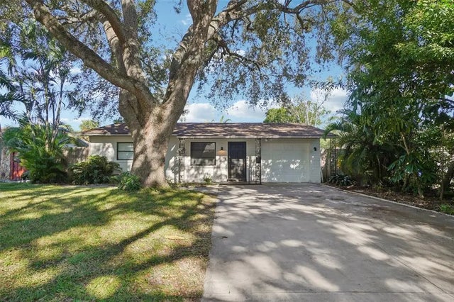 162 Se Lincoln Circle N, ST PETERSBURG