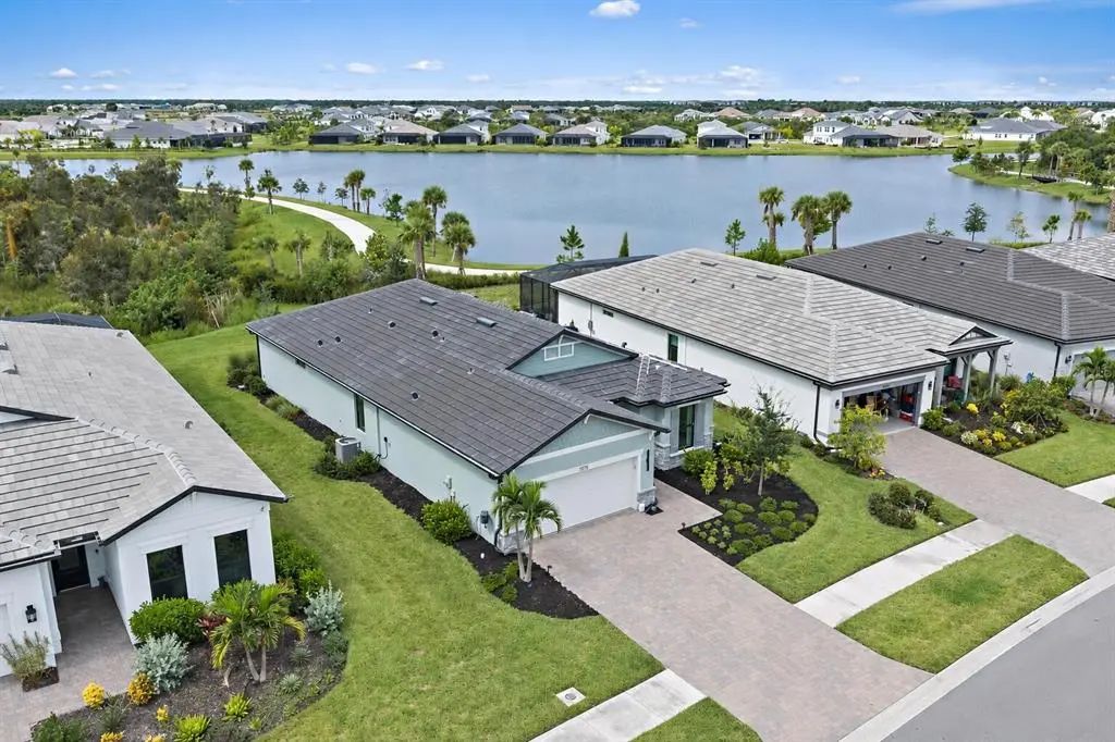 17275 Luminous Avenue, VENICE