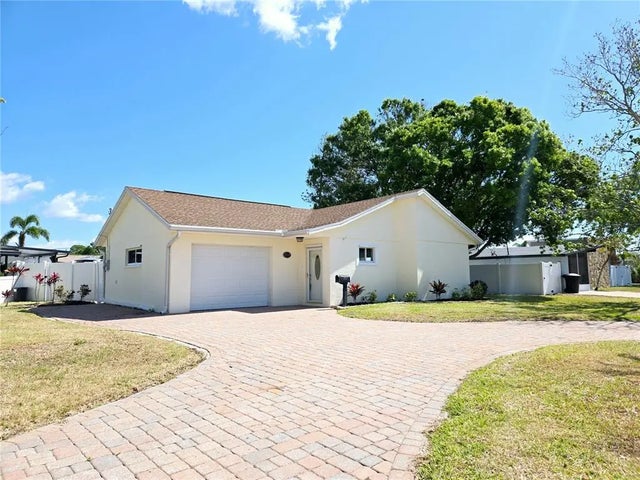 8719 Sunlit Cove Drive Ne, ST PETERSBURG