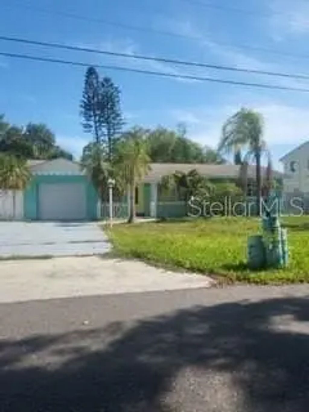 11220 Cherokee Drive, ST PETERSBURG
