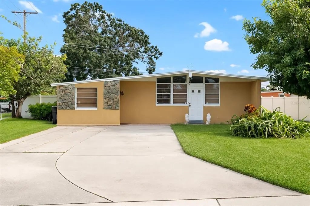 4417 W Paris Street, TAMPA