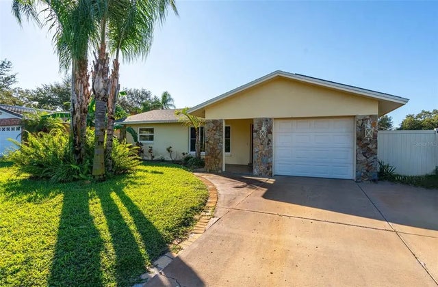 2592 14th Avenue Sw, LARGO