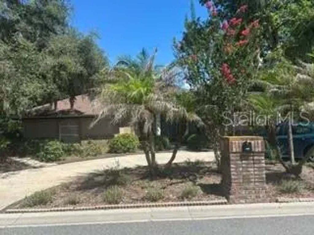 2702 Clubhouse Drive, PLANT CITY