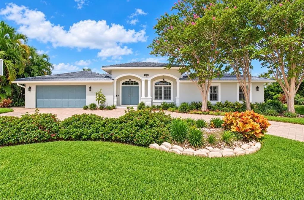 2023 Iowa Avenue Ne, ST. PETERSBURG