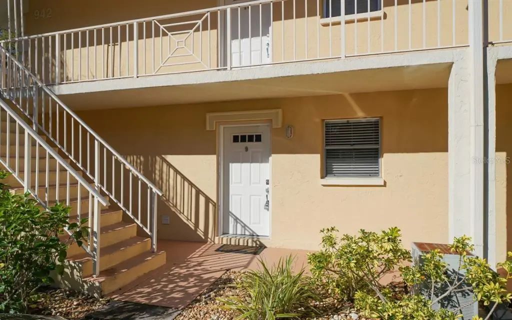 942 La Costa Circle 9, SARASOTA