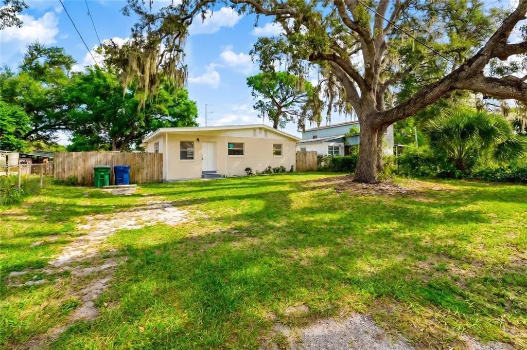 2438 N Ramona Circle, TAMPA