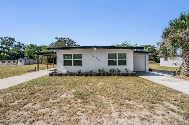 1819 Grand Boulevard, HOLIDAY