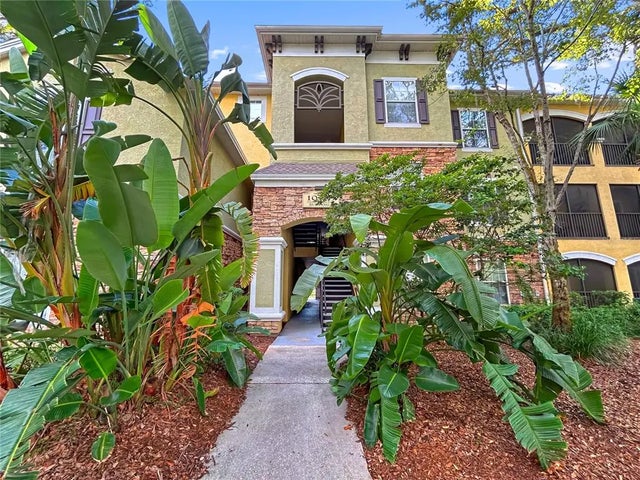 10105 Courtney Palms Boulevard 303, TAMPA