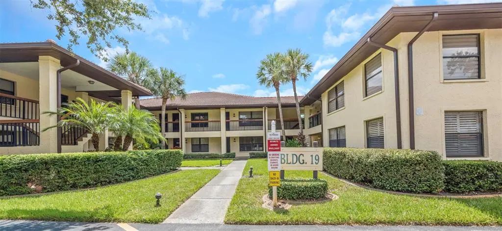 1906 Hammock Pine Boulevard 1906, CLEARWATER