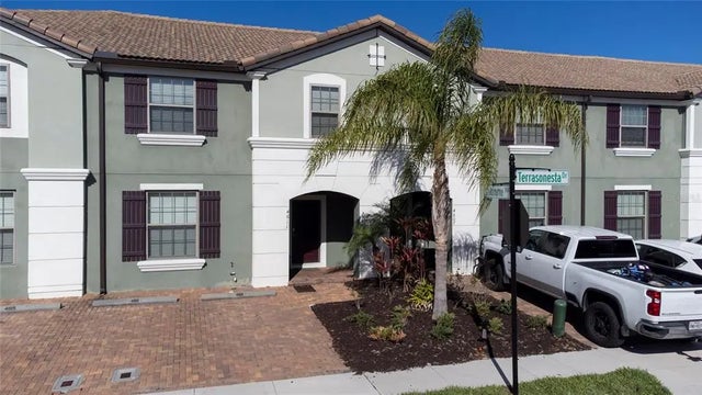 4611 Terrasonesta Drive, DAVENPORT