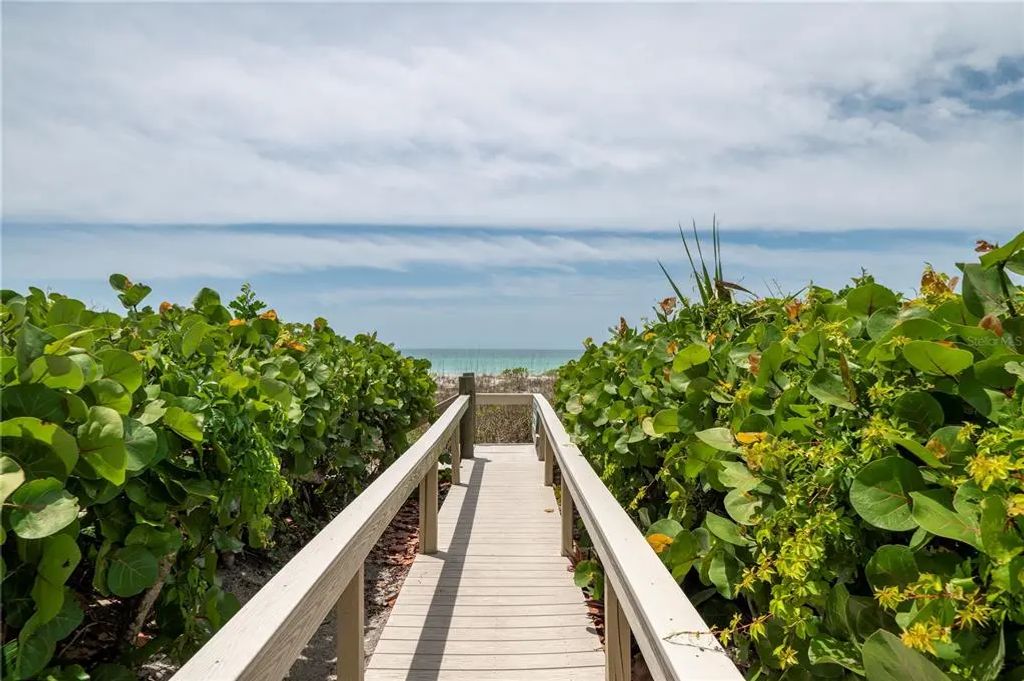 2675 Gulf Of Mexico Drive 204, LONGBOAT KEY