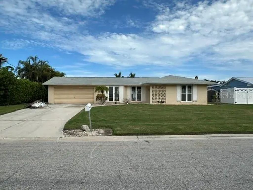 524 68th Street, HOLMES BEACH