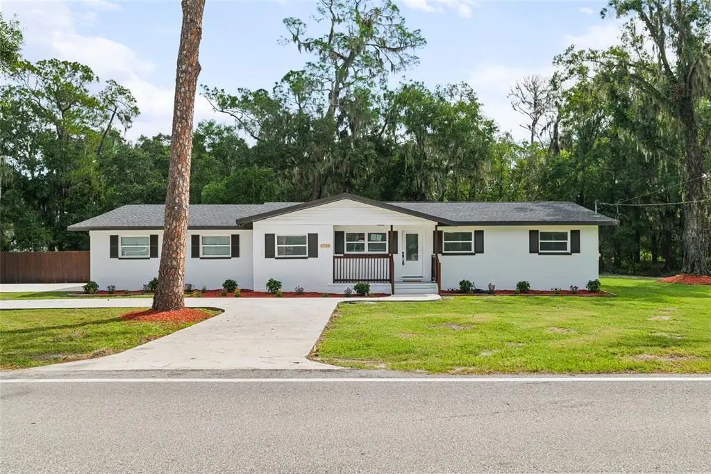 1725 Walker Road, LAKELAND
