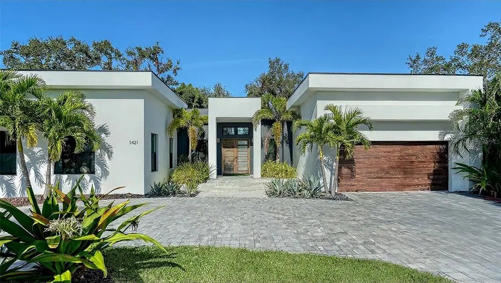 1421 N Lake Shore Drive, SARASOTA